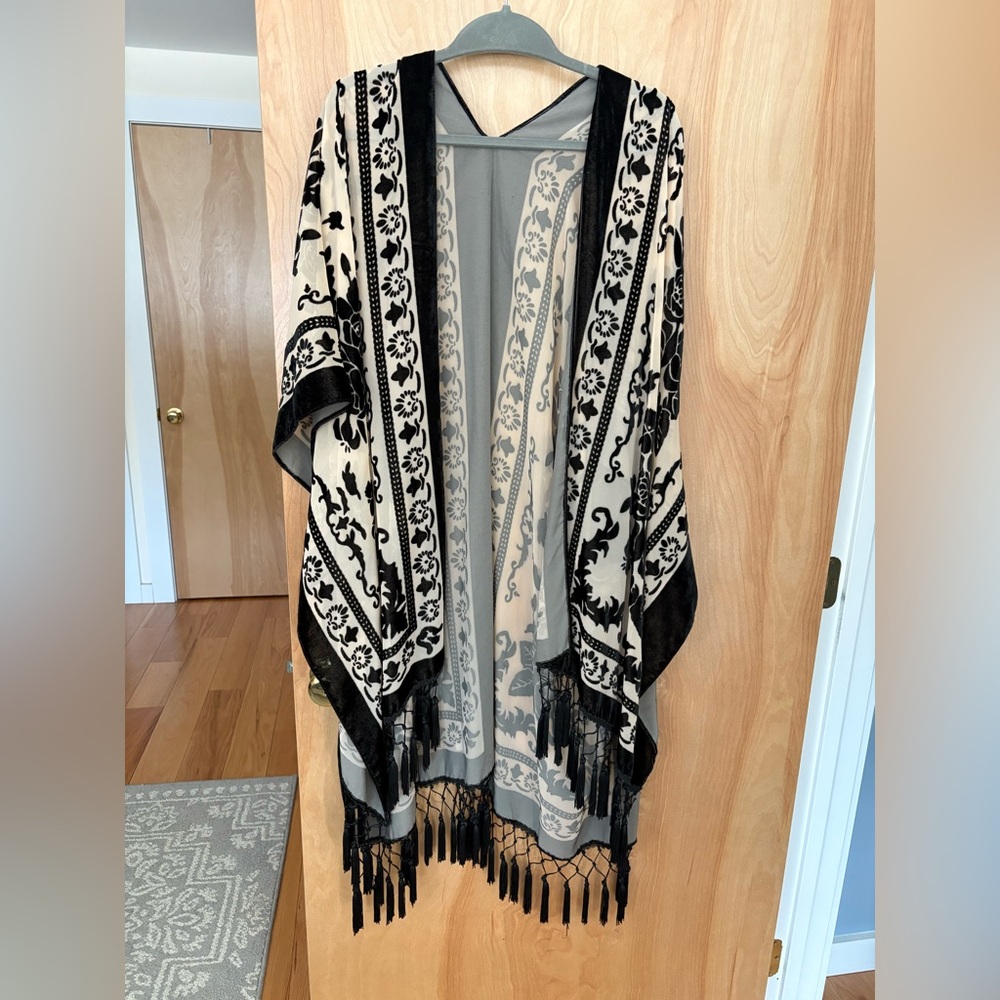 Elegant Black and Cream Women's Kimono Top